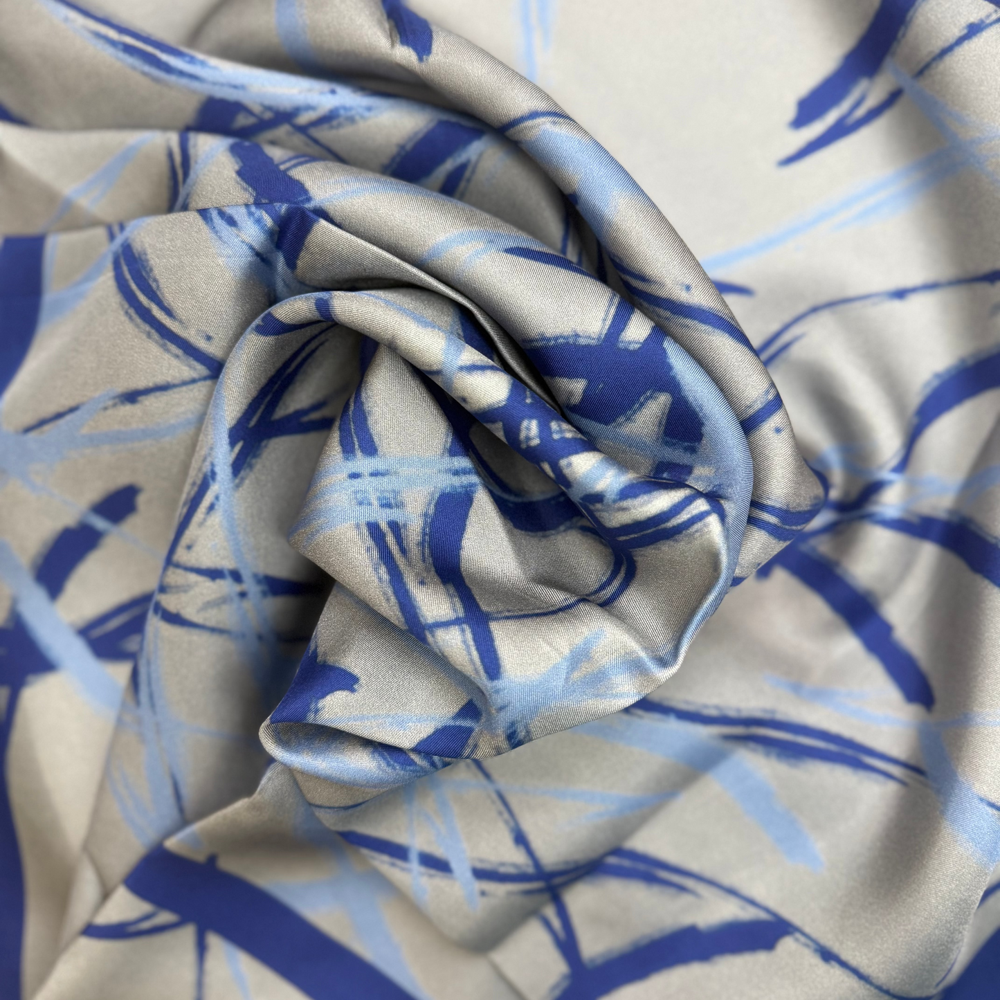 Velvet Dusk - غسق مخملي